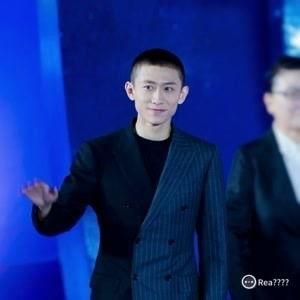 张一山个人资料父母